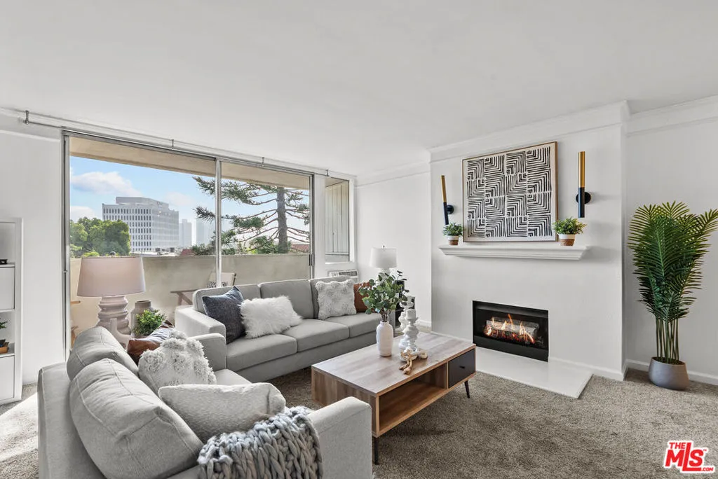 Los Angeles, California 90049, United States, 1 Bedroom Bedrooms, ,1 BathroomBathrooms,Residential,Active,243668