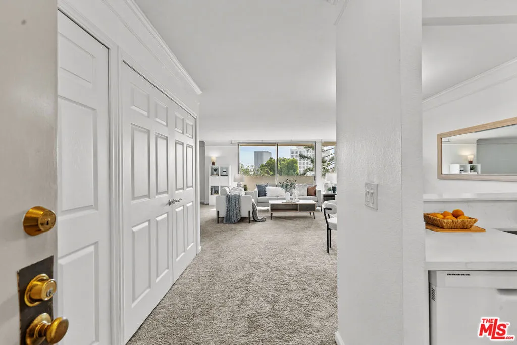 Los Angeles, California 90049, United States, 1 Bedroom Bedrooms, ,1 BathroomBathrooms,Residential,Active,243668