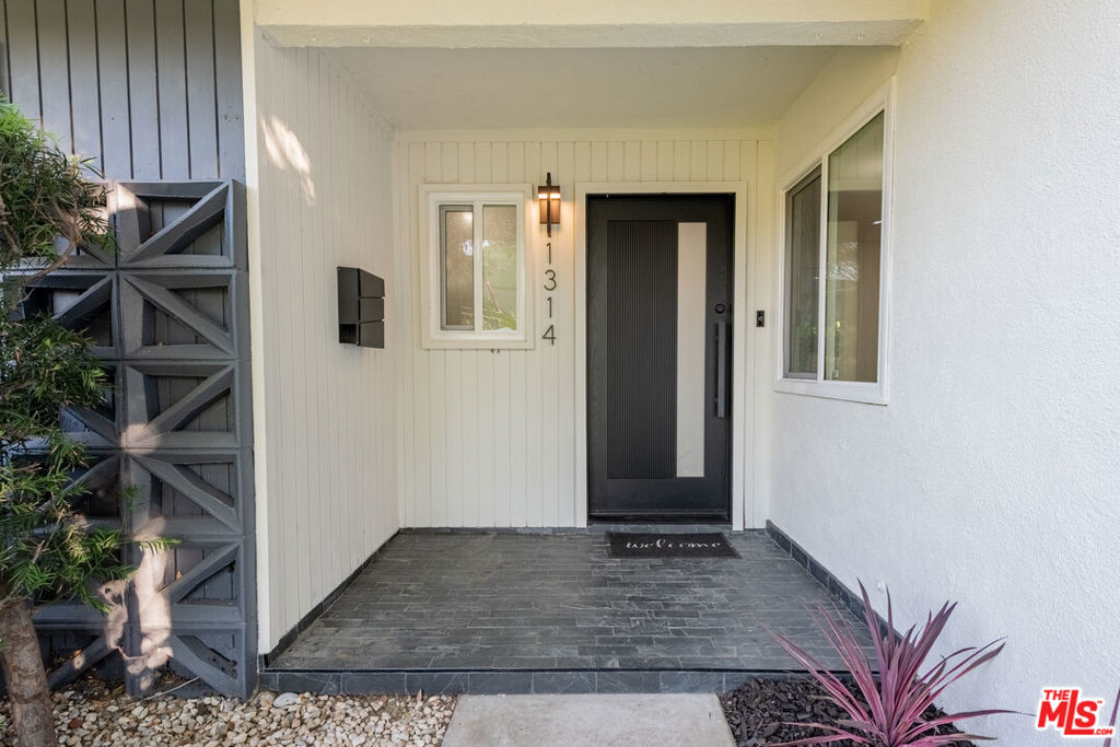 1314 Ameluxen Avenue