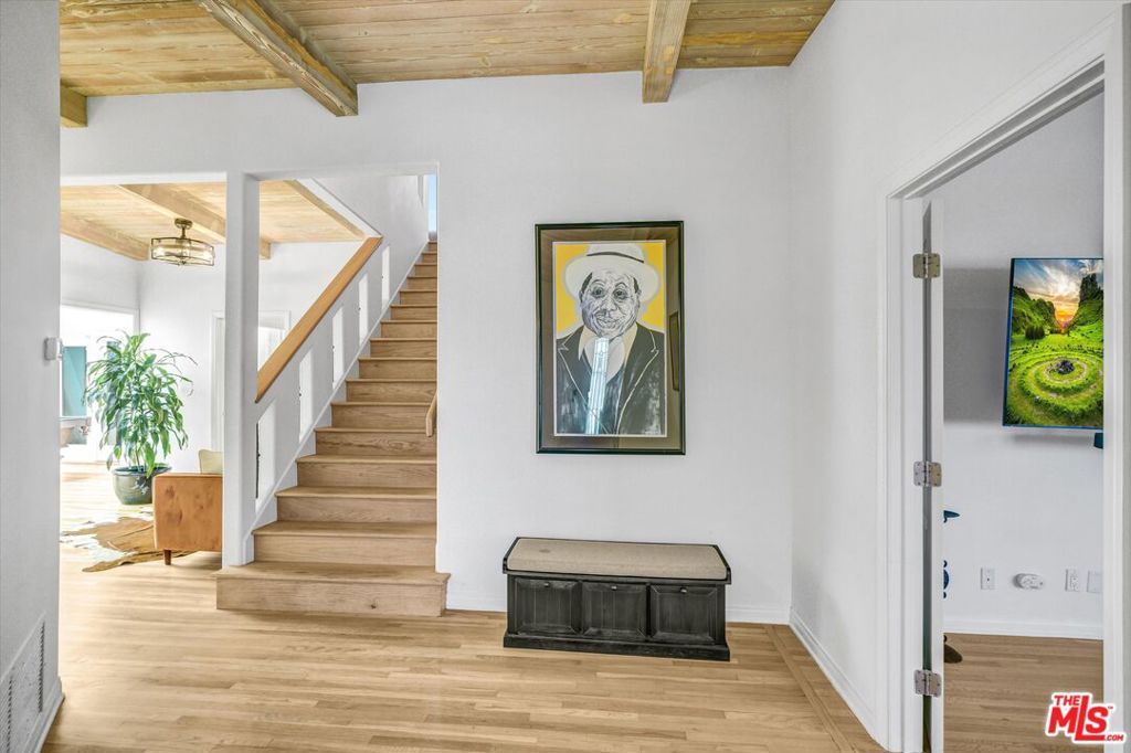Properties 3 265 Redlands Street