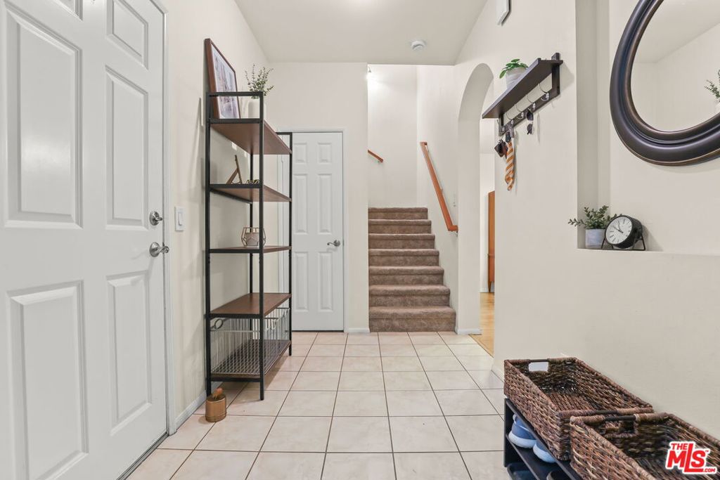 15122 Roxford Street 7