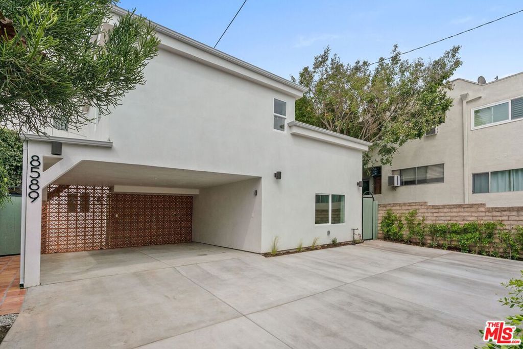 8587 Rugby Drive