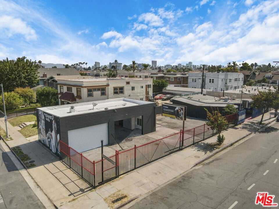 3429 Venice Boulevard