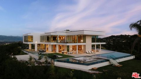 16187 Royal Oak Road Encino CA 91436