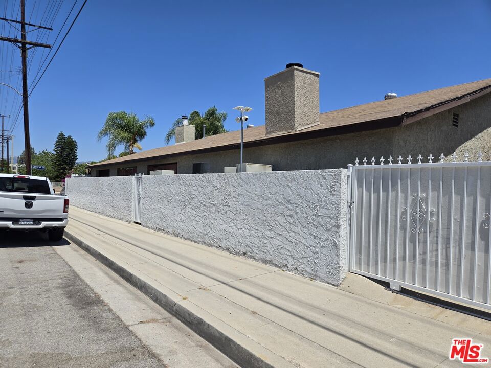 15758 Lemarsh Street