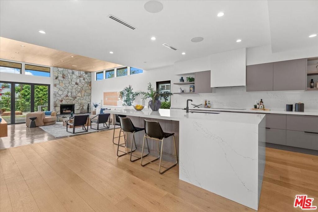 5349 Selmaraine Drive