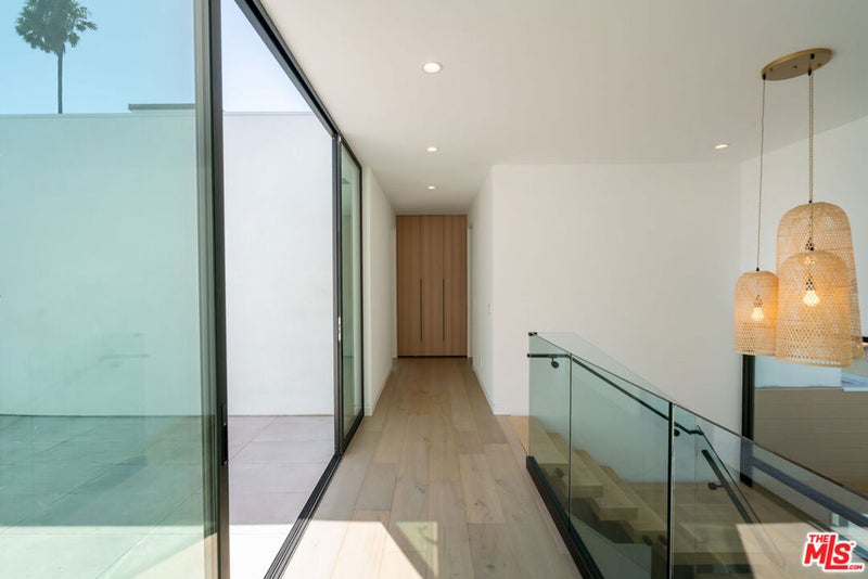 444 N Kings Road