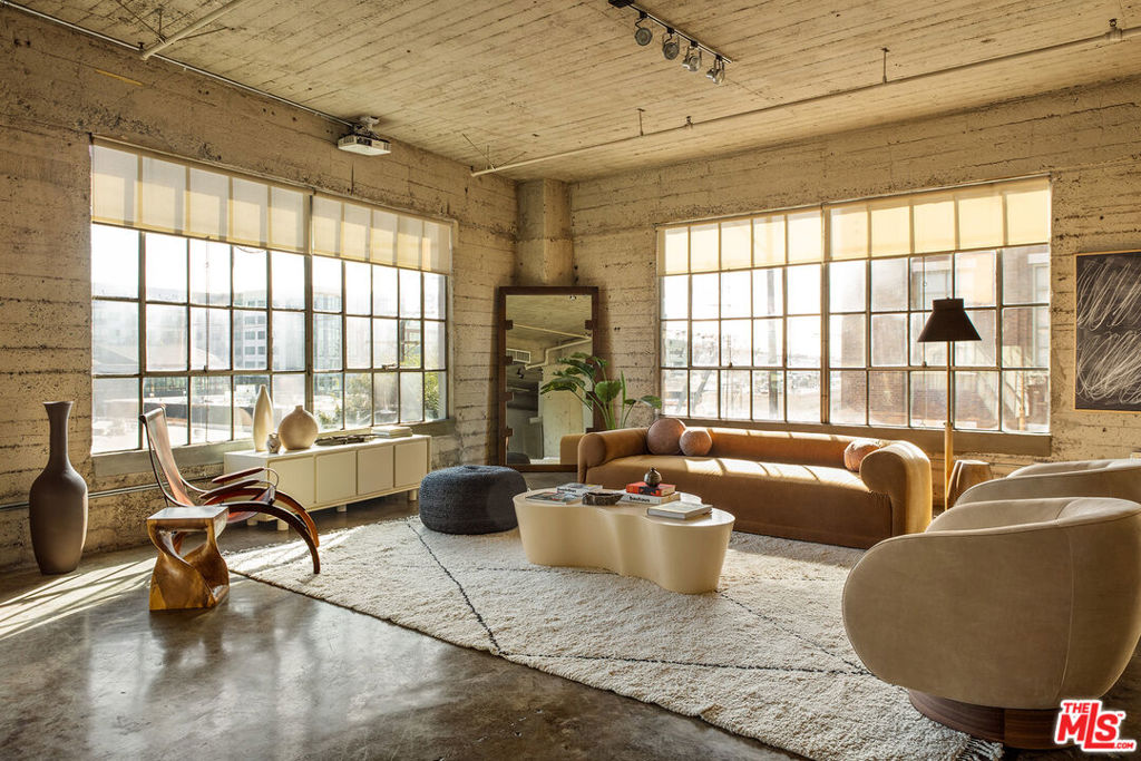 1855 Industrial Street 401