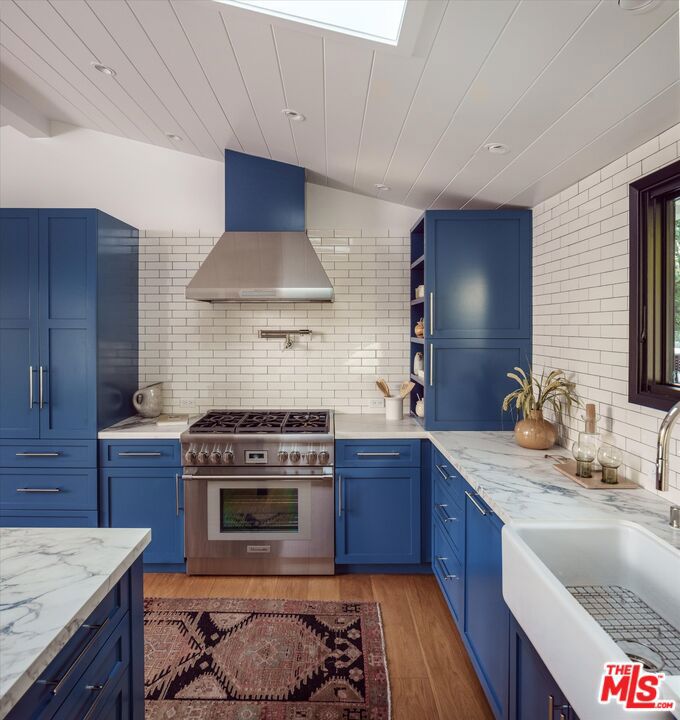 5692 Holly Oak Drive