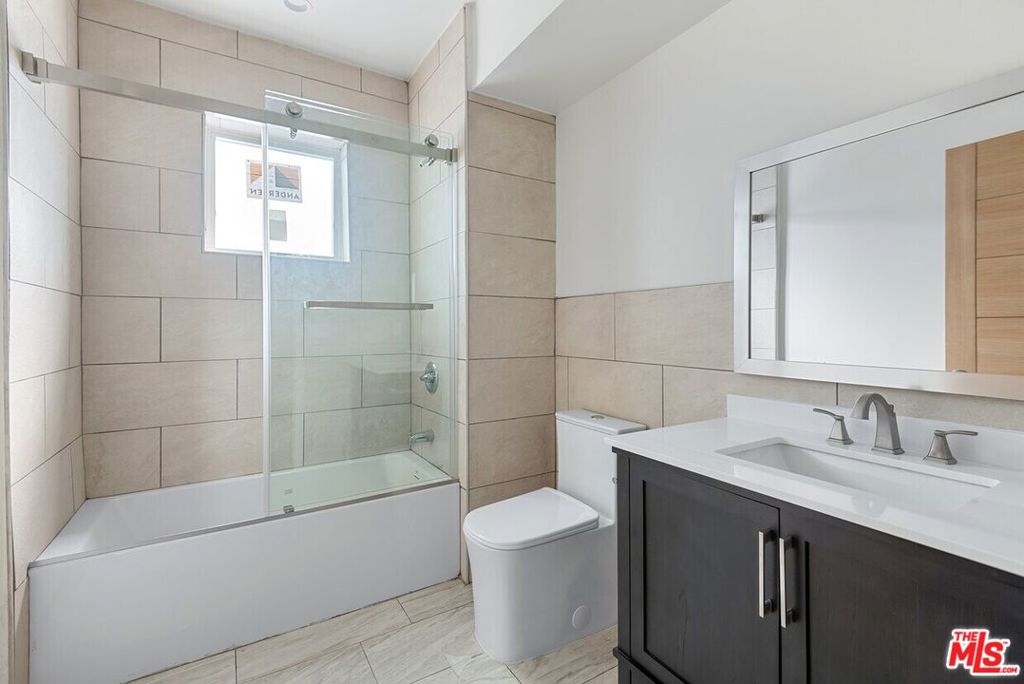 1429 S Bedford Street