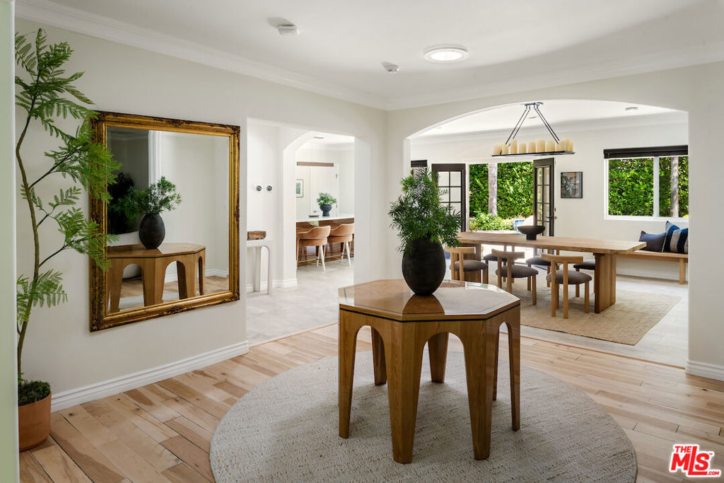 888 Linda Vista Avenue