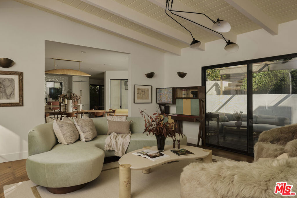 2039 N Gramercy Place