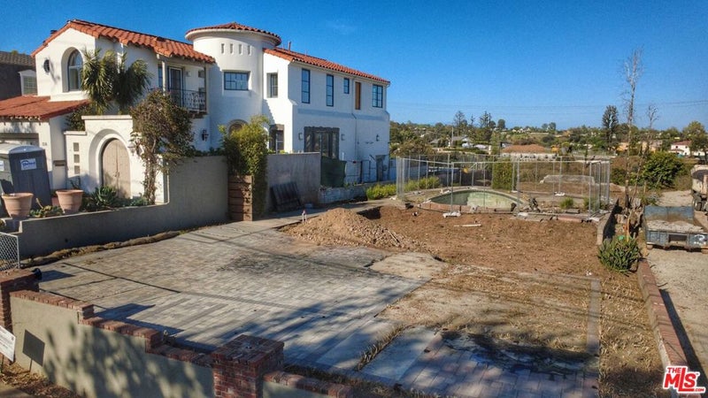 1028 Chautauqua Boulevard