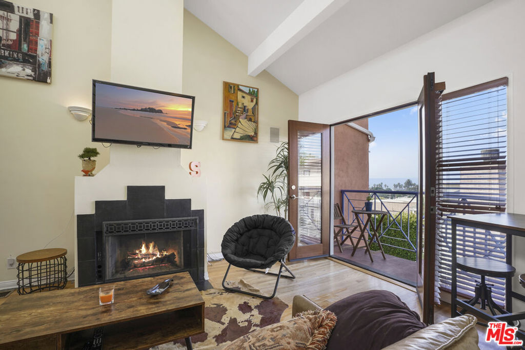 2454 4th Street 5