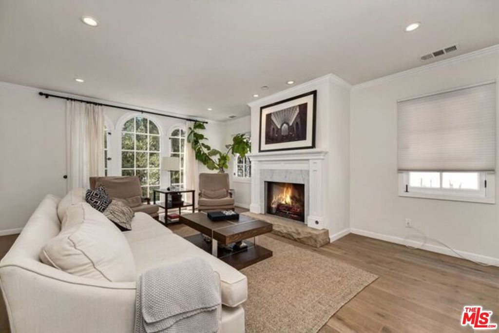 816 N Mccadden Place