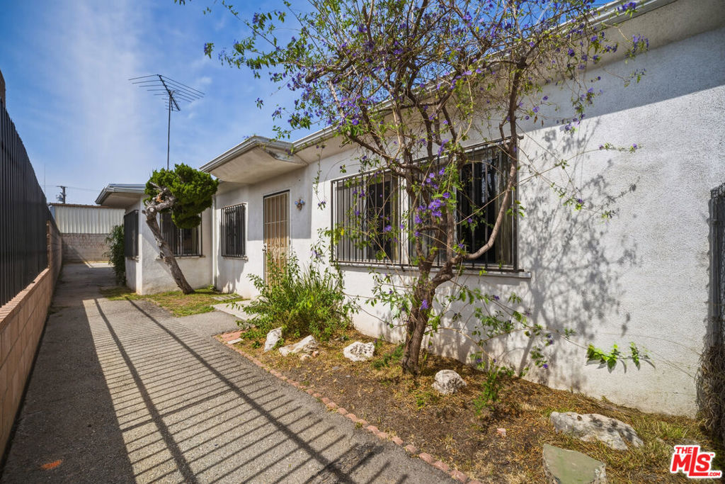 433 W Gardena Boulevard