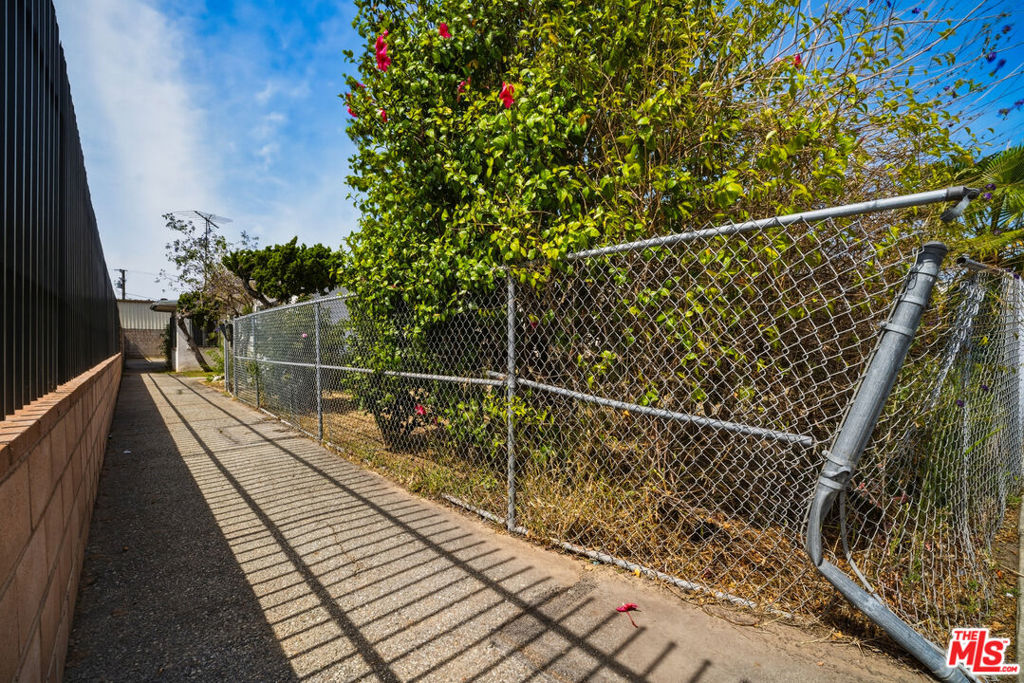 433 W Gardena Boulevard