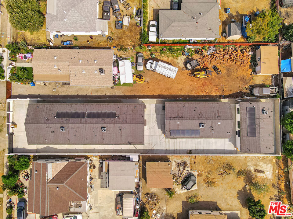 Properties 3 11108 N Norris Avenue 11108