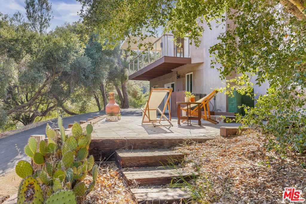 1310 N Topanga Canyon Boulevard