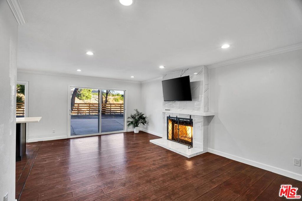 11158 N Newcastle Avenue