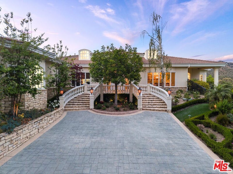 1403 Kingsboro Court