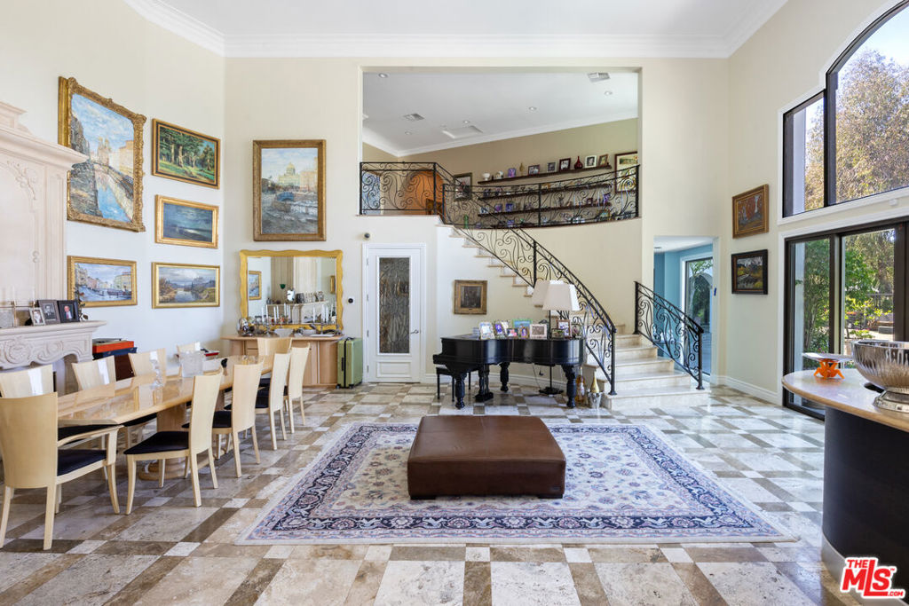 13355 Mulholland Drive