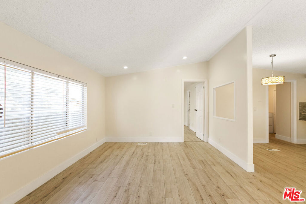 8250 Lankershim Boulevard 198