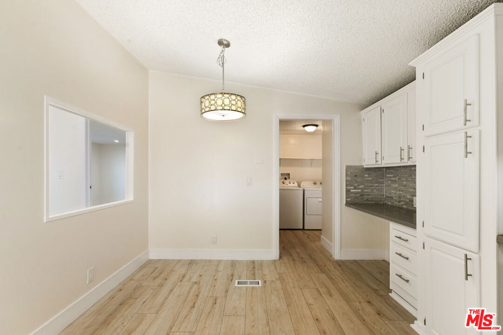 8250 Lankershim Boulevard 198