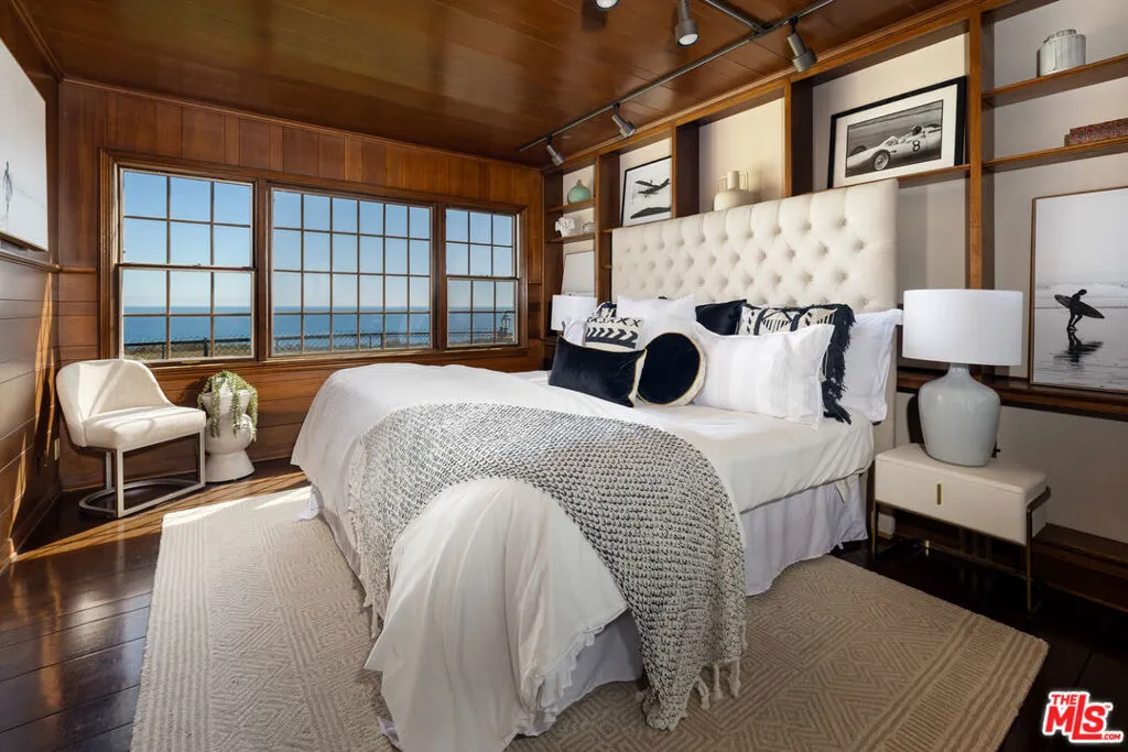 Santa Barbara, California 93110, United States, 5 Bedrooms Bedrooms, ,6 BathroomsBathrooms,Residential,Active,210270