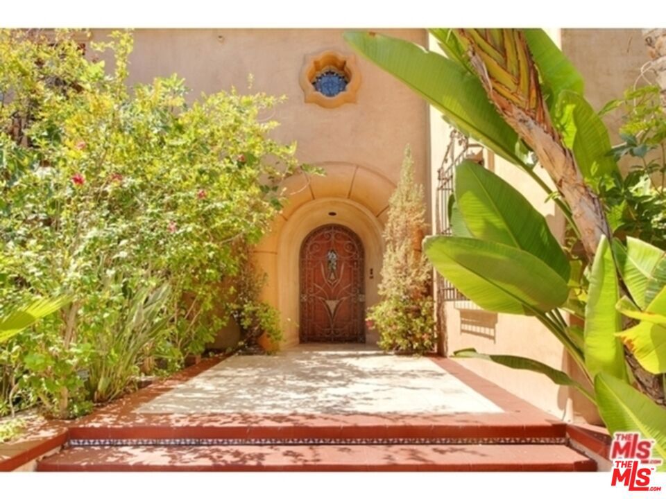 725 N Foothill Road