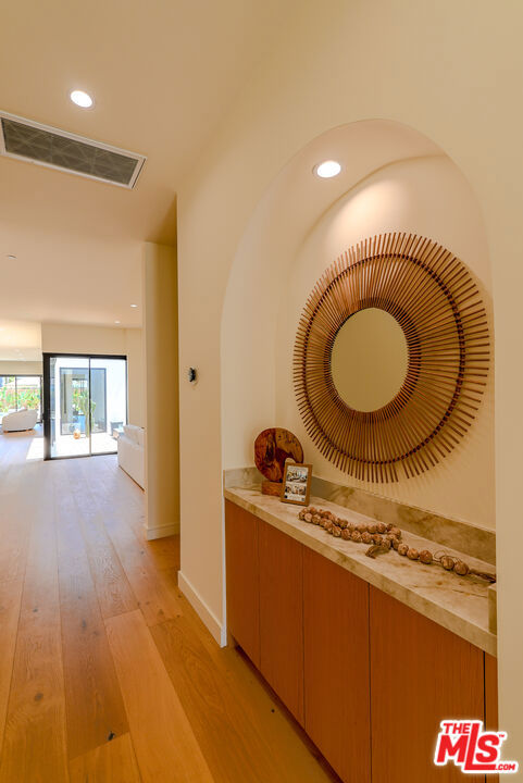 Properties 4 4936 Coolidge Avenue