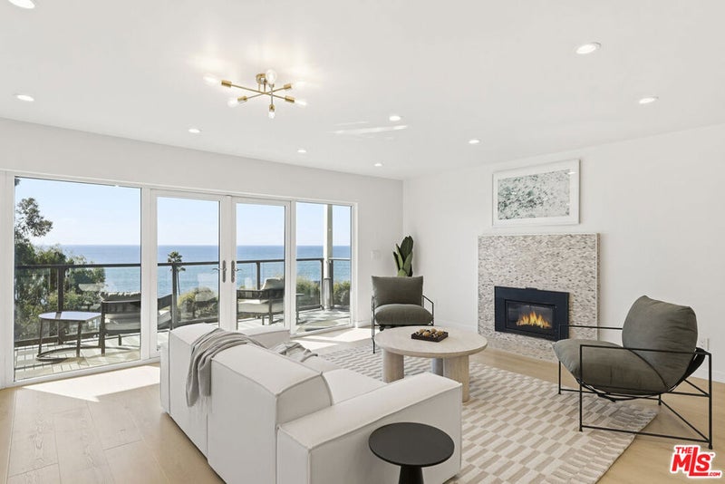 2442 S Coast Highway 3