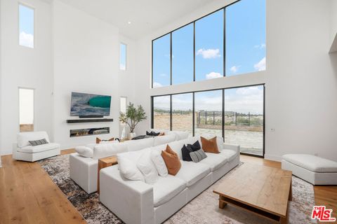 11740 Abbey Lane Porter Ranch CA 91326