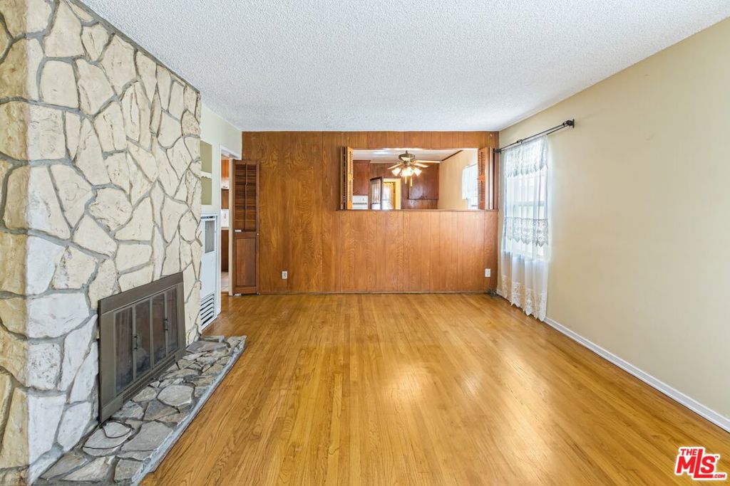 3833 Coolidge Avenue