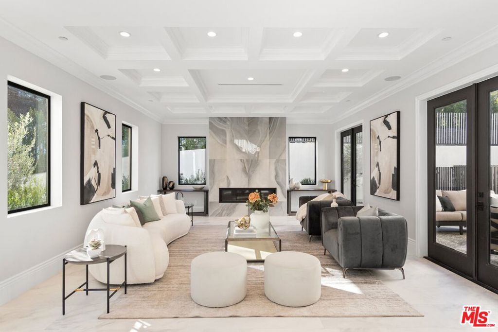 Properties 2 4351 Vanalden Avenue