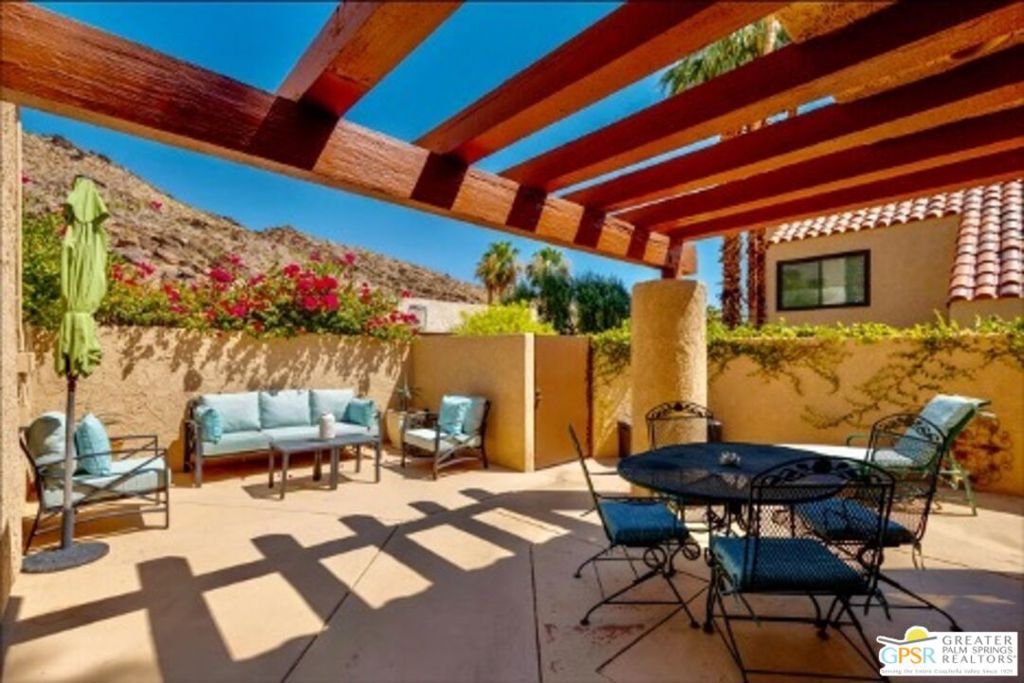 251 N Canyon Circle