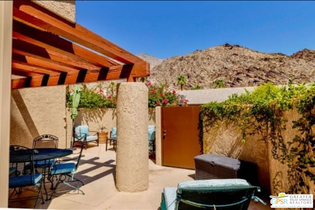 251 N Canyon Circle