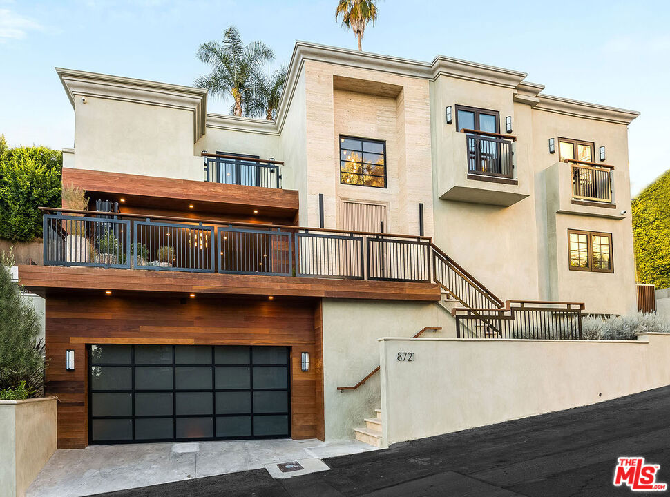 8721 Sunset Plaza Terrace