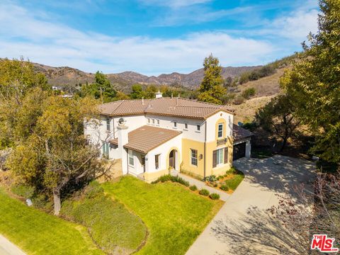 1952 Hazel Nut Court Agoura Hills CA 91301
