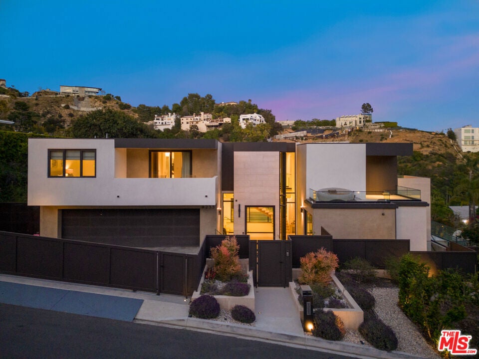 9255 Swallow Drive