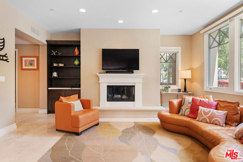 Properties 2 6241 Crescent Parkway 109