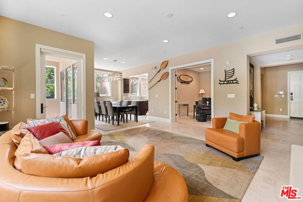 Properties 4 6241 Crescent Parkway 109