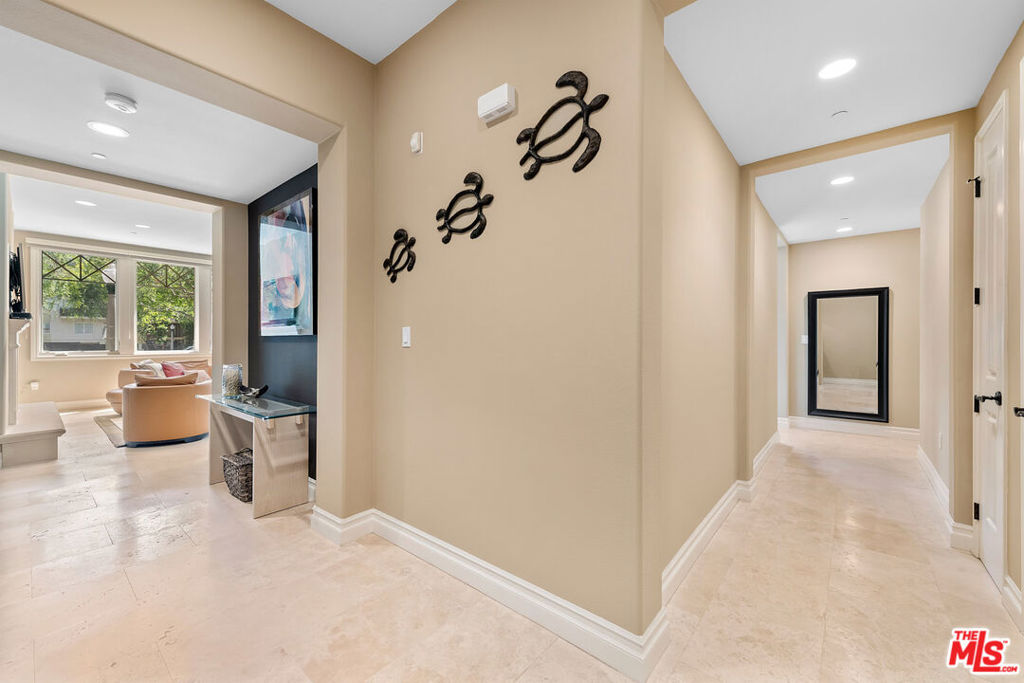 Properties 1 6241 Crescent Parkway 109