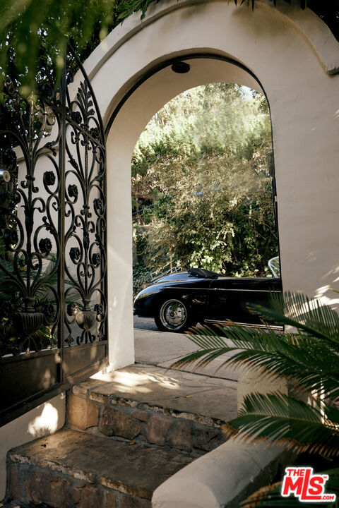 3472 Oak Glen Drive