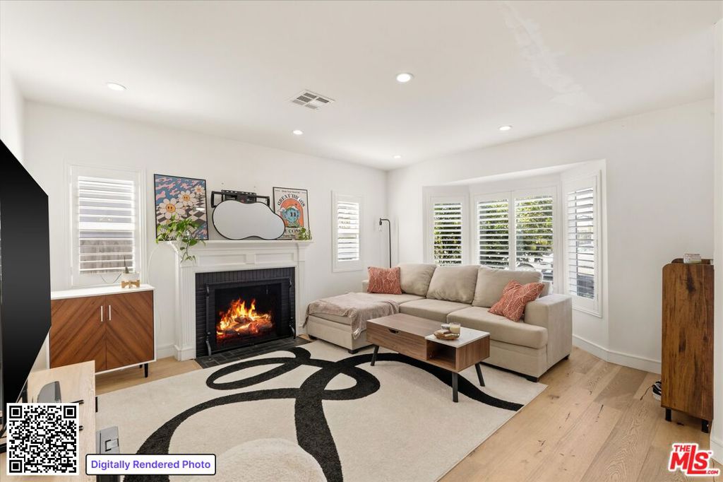 2522 S Bundy Drive