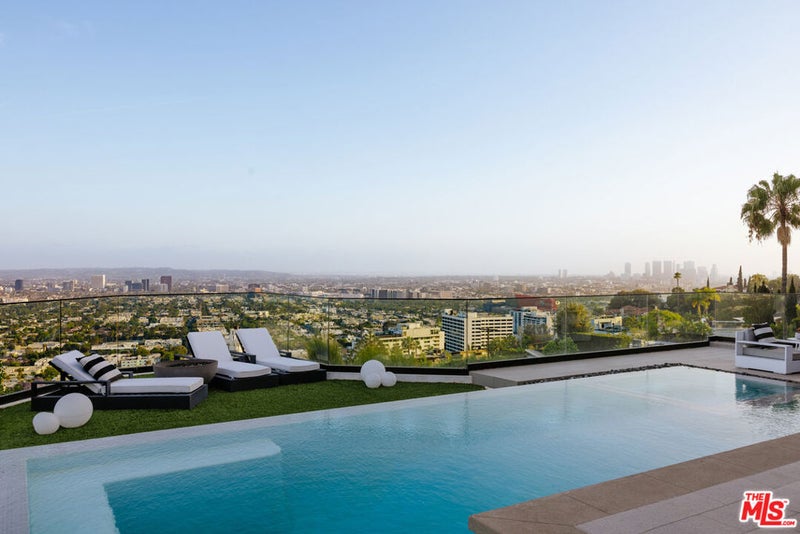 8366 Sunset View Drive