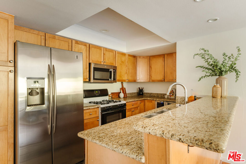 Properties 4 2700 Cahuenga Boulevard 4107