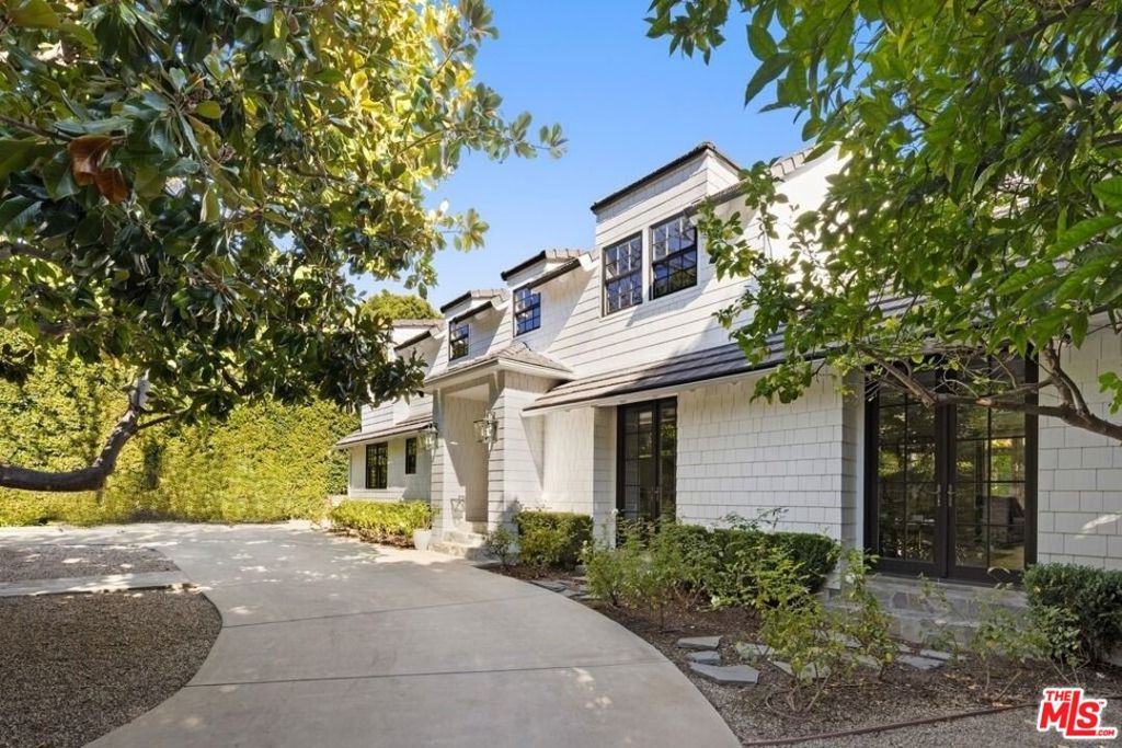 1960 Coldwater Canyon Drive