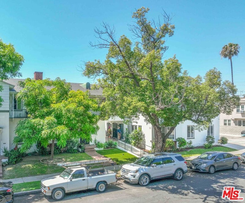 2442 W 18th Street