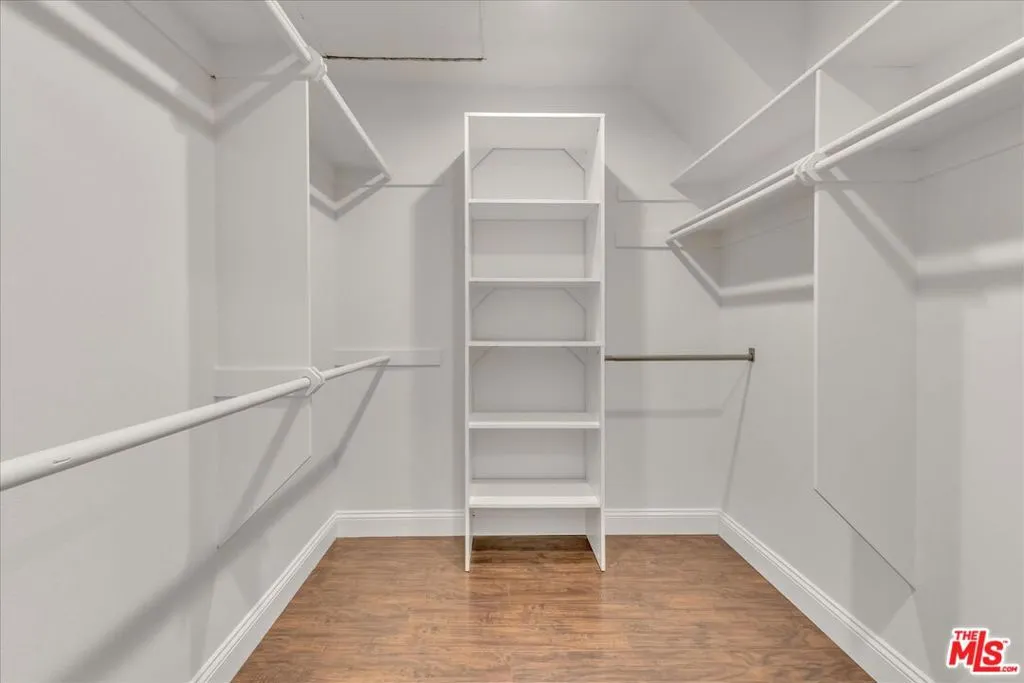 Encino, California 91436, United States, 4 Bedrooms Bedrooms, ,4 BathroomsBathrooms,Residential,Active,242843